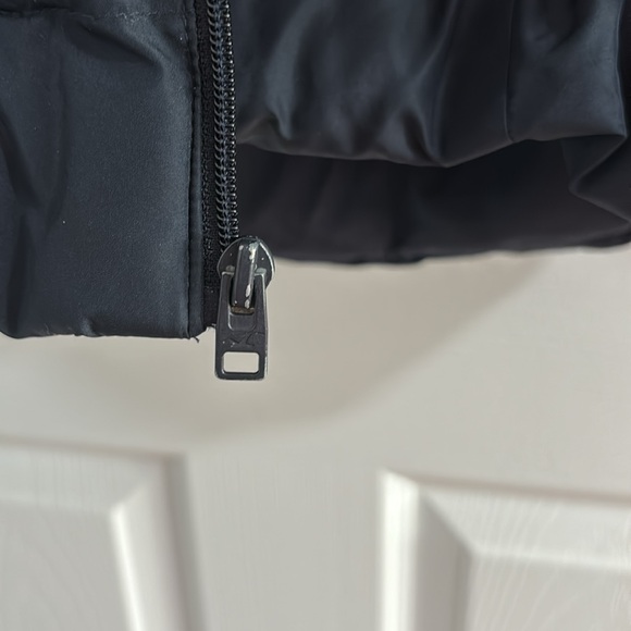 Hollister puffy jacket - Picture 7 of 7